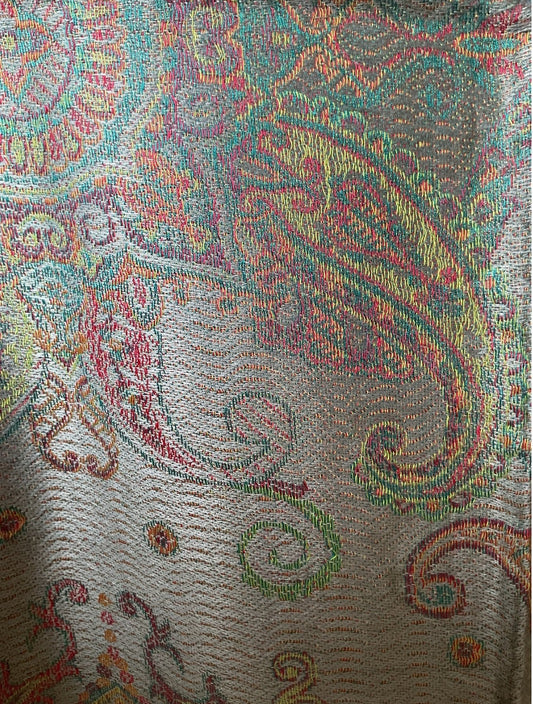 Écharpe en soie Aishiteru Nahlia – Brume argentée