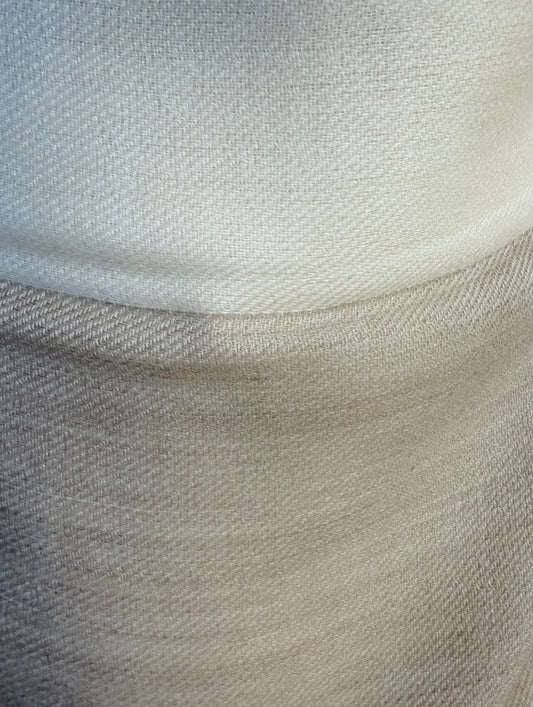 Aishiteru Calyren – Châle en cachemire et soie, horizon doux