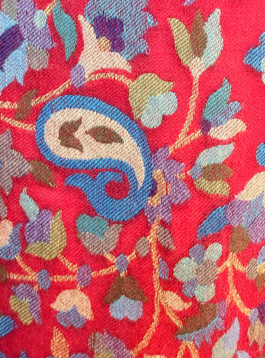 Aishiteru Kalyra Kani – Châle en cachemire tissé Kani, héritage cramoisi