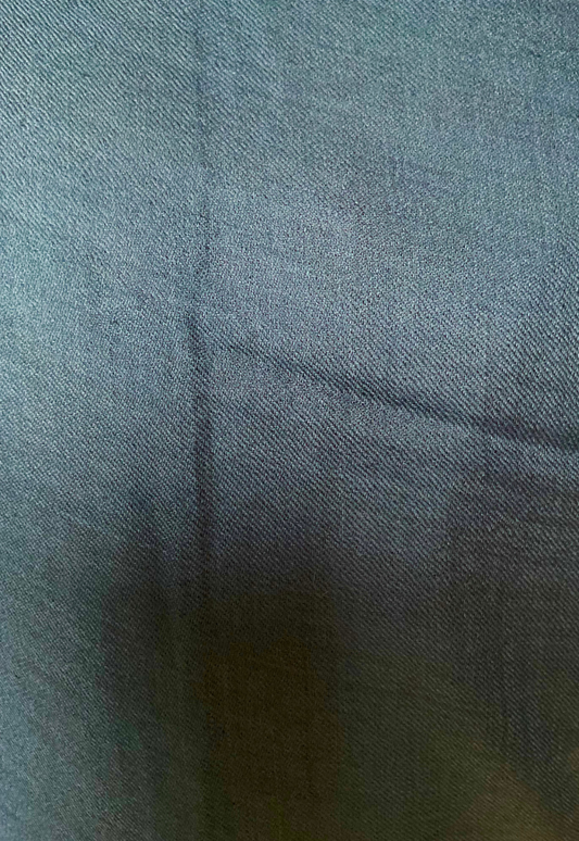 Écharpe en cachemire Aishiteru Luna – Élégance bleue minimaliste