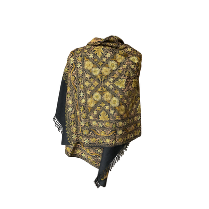 Châle en laine brodé Aishiteru Noirelia – Héritage Doré