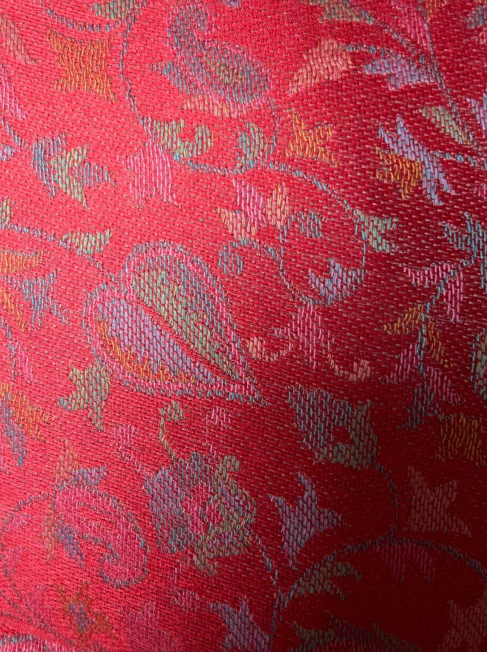 Châle en Soie Aishiteru Zairena  Élégance Radieuse