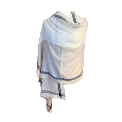 Aishiteru Calyren – Châle en cachemire et soie, horizon doux