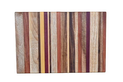 Planche à découper en bois massif "Elegant Lines"