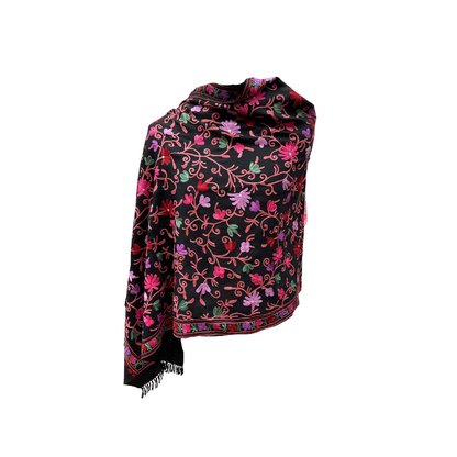 Châle en laine brodé Aishiteru Isabella – Élégance florale minuit