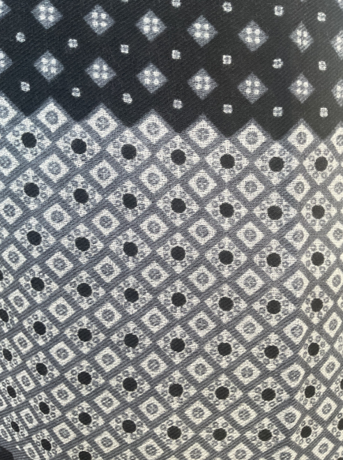 Echarpe en cachemire Monochrome Elegance