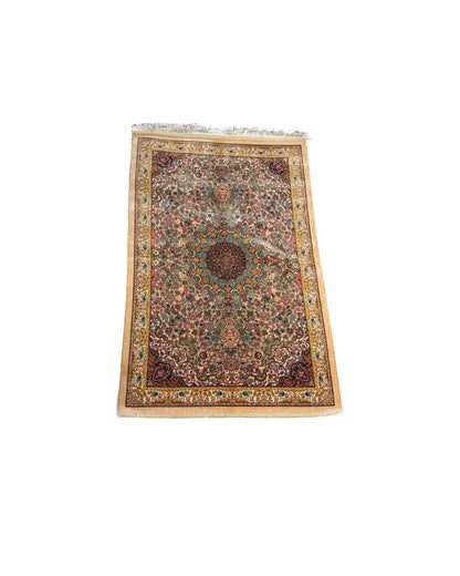 Persischer Teppich Kashan Éternité – Florales Medaillon, reine Seide
