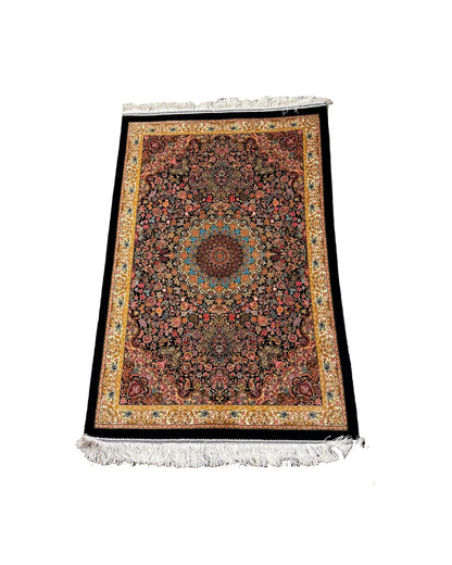 Persischer Teppich Kashan Éternité – Dunkles florales Medaillon, reine Seide